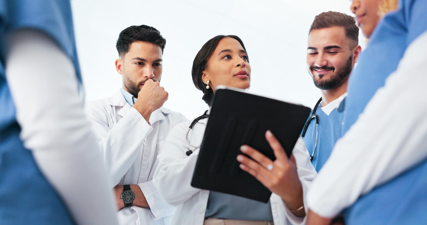 medical team discussion doctors multispeciality hospital chennai